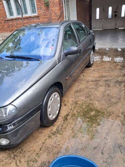 Renault Laguna   16 benzina