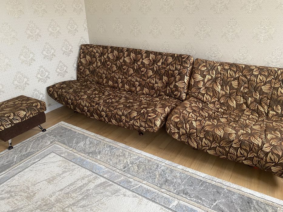 Продается диван в хорошем качестве
