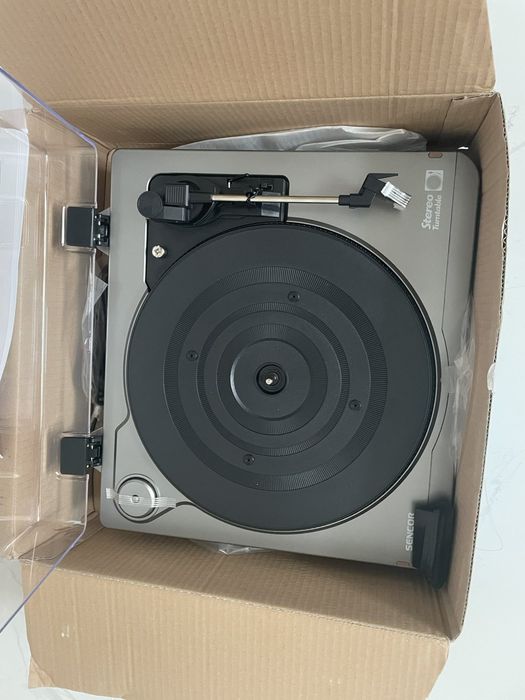 Грамофон Sencor - нов