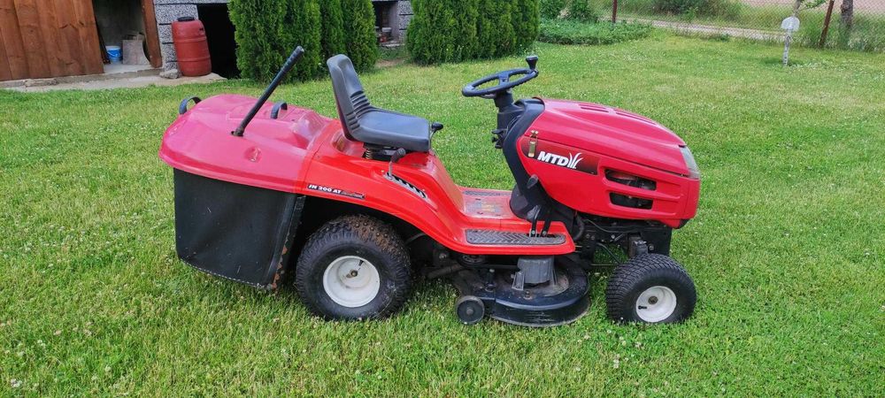 ПРОДАВАМ Тракторна косачка MTD