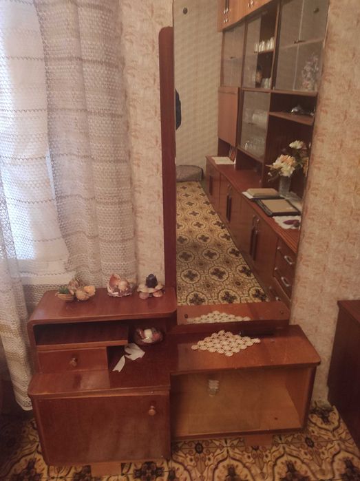 Ретро мебели и видео апарат