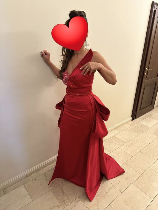 Rochie eleganta, deosebită, nașa, nuntă, cu trenă detașabilă.