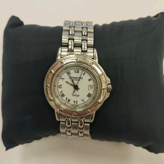 Дамски часовник RAYMOND WEIL TANGO 5360 – сапфир, отлично състояние
