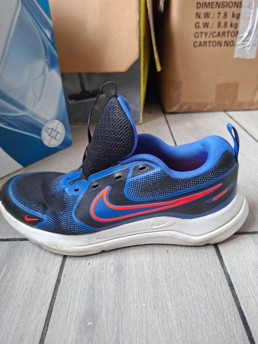 Nike Cosmic Runner 37.5
