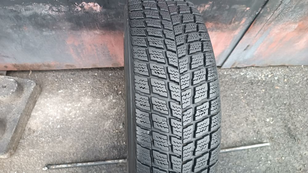 205/70/15 Roadstone Дот 2222