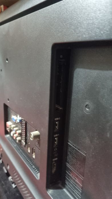 Vând tv led philips