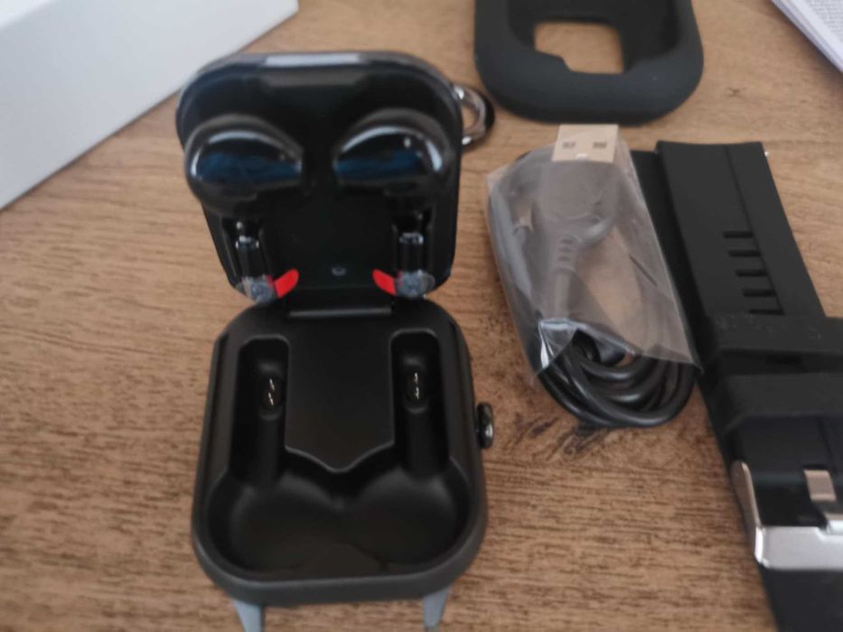 Смарт часовник + безжични слушалки (2в1)