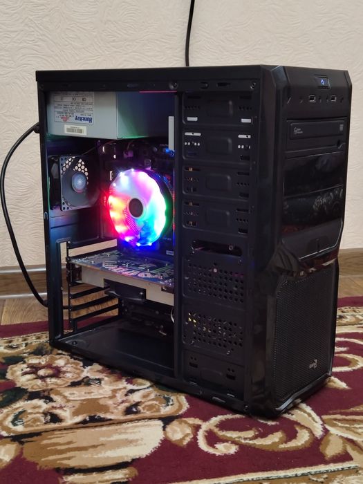 Продам средний игровой компьютер пк кейс