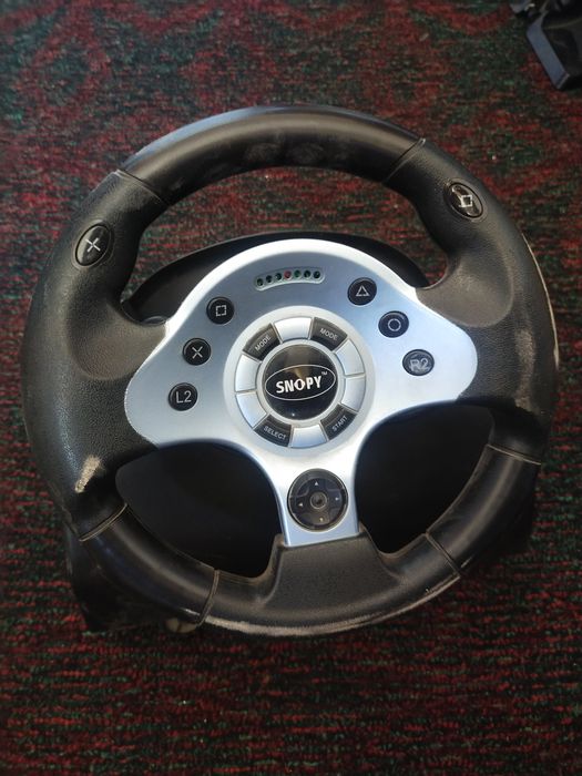 Игравой руль с педальем