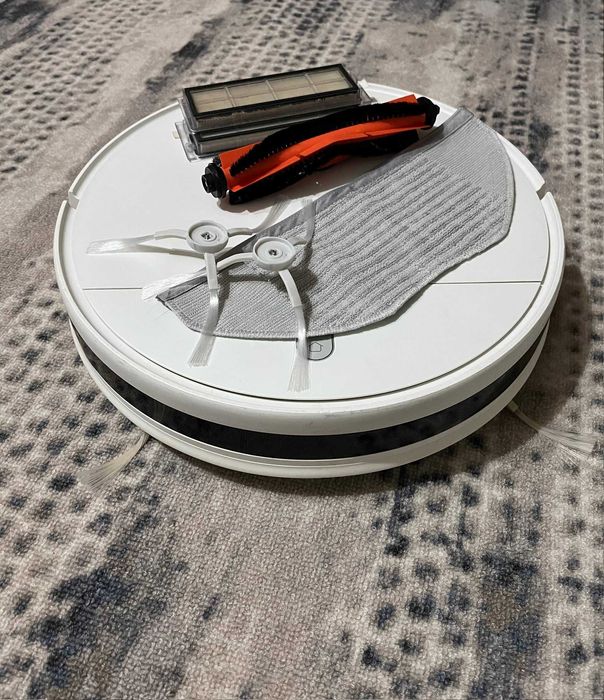 Робот пылесос Xiaomi Vacuum Mop essential