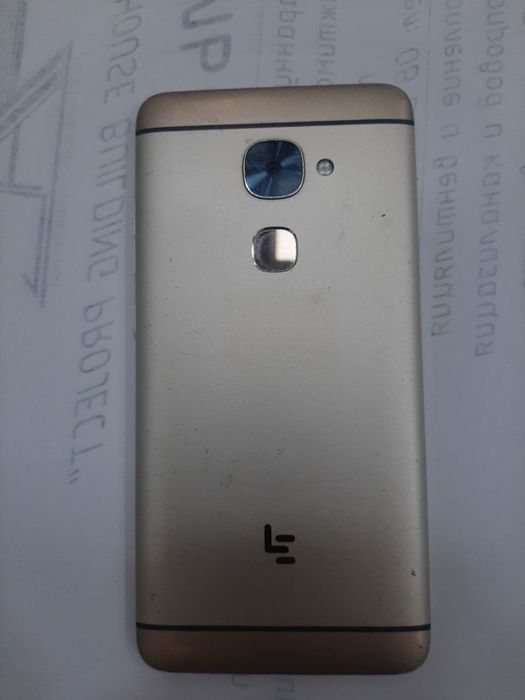 Telefon sotiladi Le s3. arzon narxda