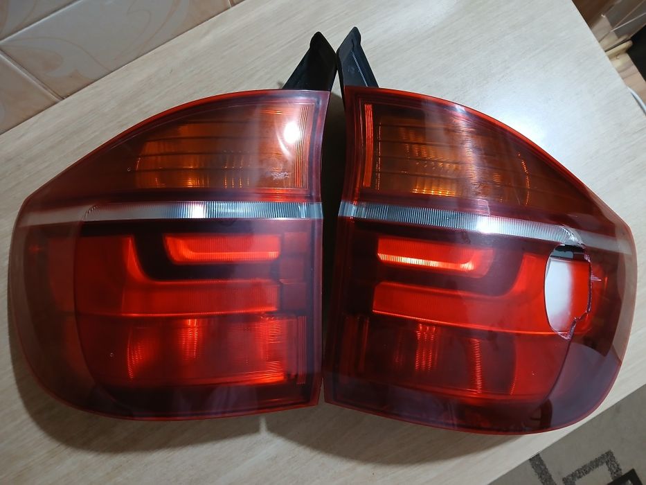 Stopuri lampa spate stanga/dreapta exterior LED BMW X5 E70 intre 2010-