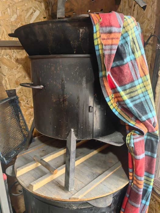 Продам казаны с печками.