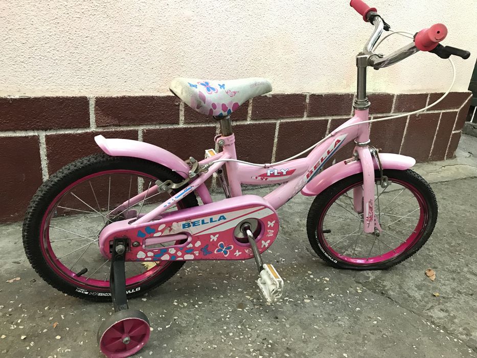 Bicicleta roz pentru fete