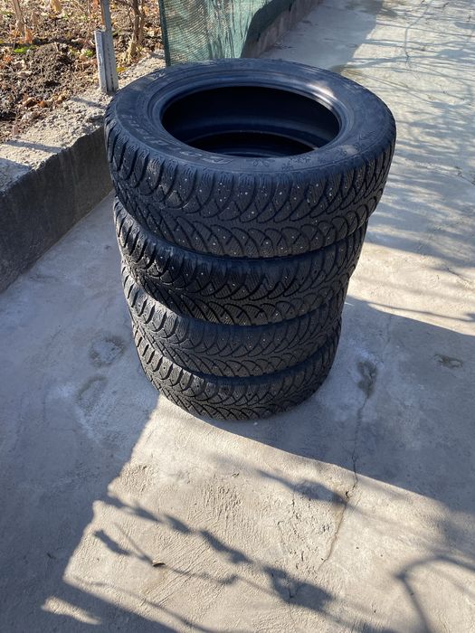 Зимние шины продам