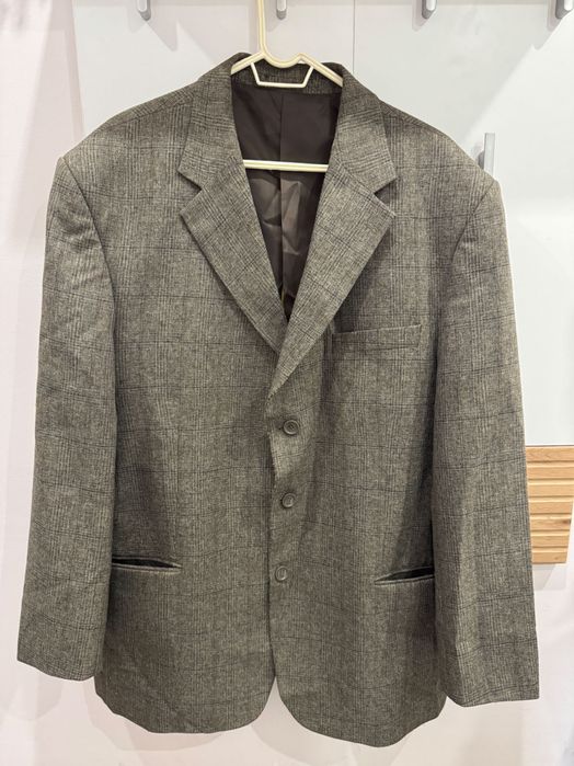 Сиво мъжко сако - италианско. Плътно и топло сако.