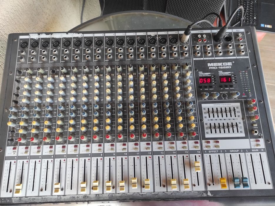 Vând mixer activ  meckse  2×350 wați