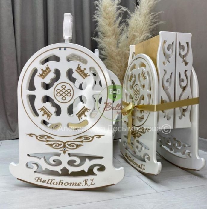 Бесік и стульчик для кормления