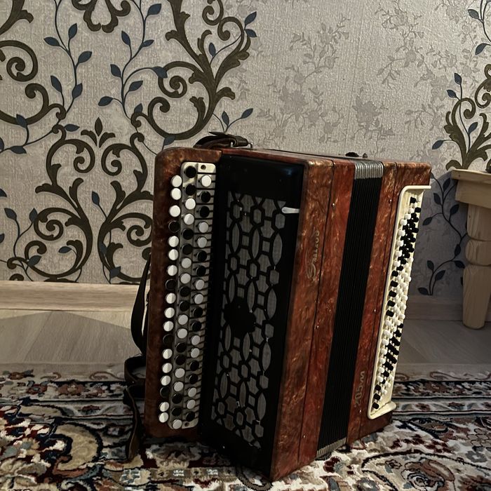 Баян тез арада сатылады