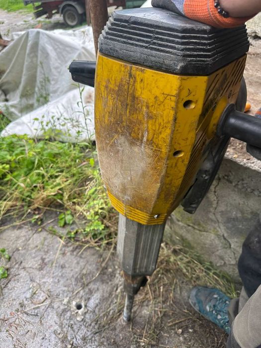 Picamer / Picon / Ciocan demolator Wacker BH23 pe benzina