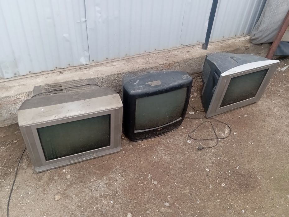 Срочно!! Старые телевизоры продам почти даром