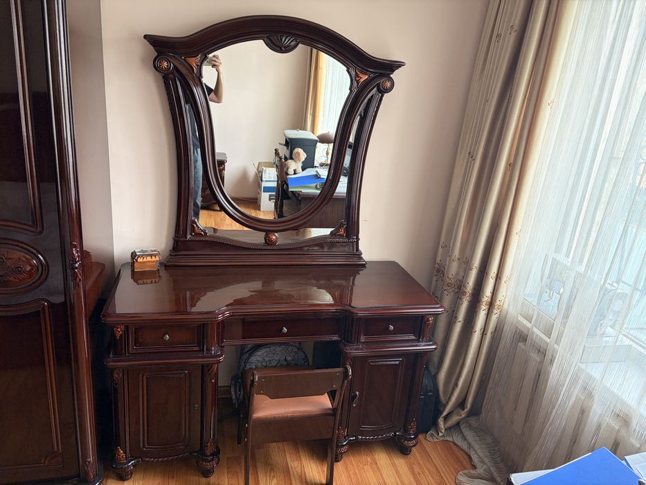 Спальный гарнитур