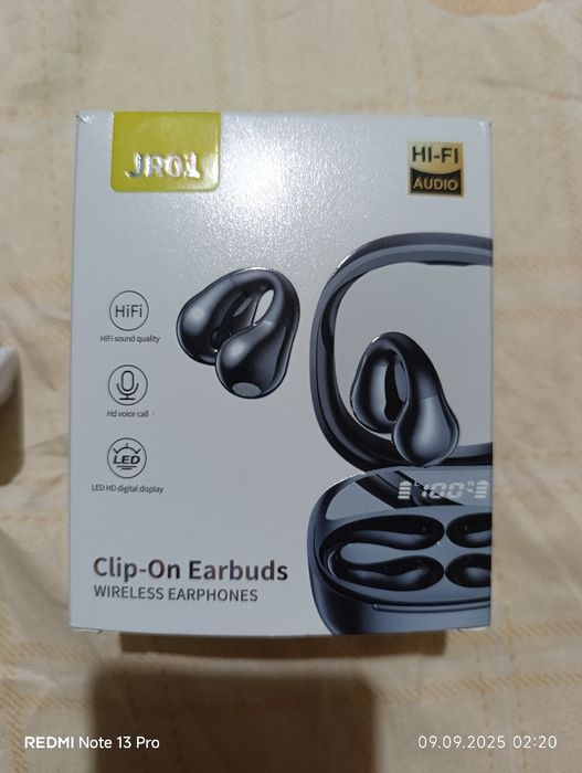 Продаю срочно наушники  еще новые не пользовались