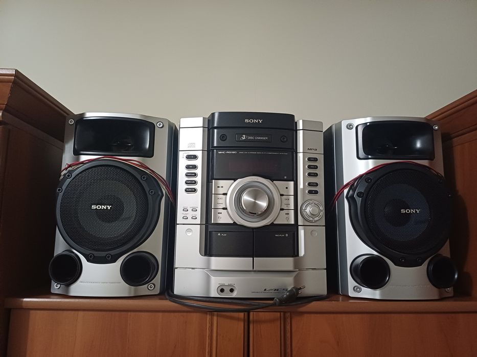 Продам музыкальный центр SONY