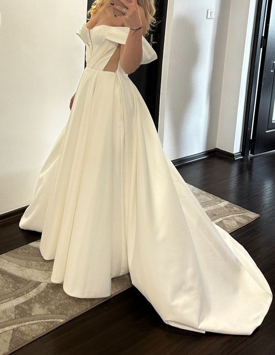 Vând rochie de mireasă NOUA model A-line