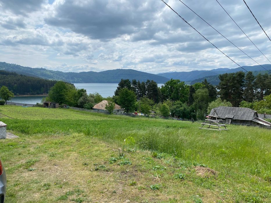 Teren de vanzare lac Bicaz/Izvorul Muntelui intravilan cu acces la lac