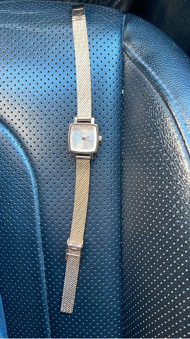 Продам женские часы Tissot