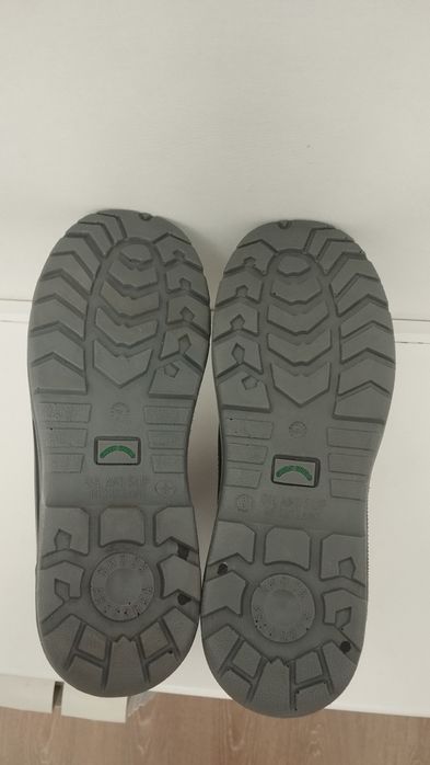 Продается Спец ботинок