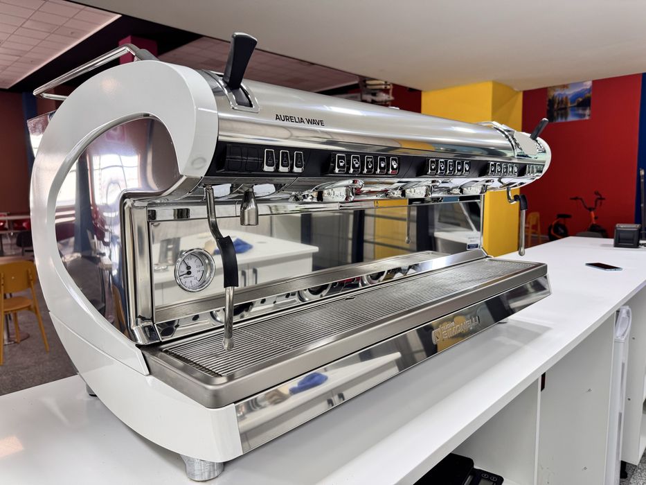 Продам кофемашину Simonelli