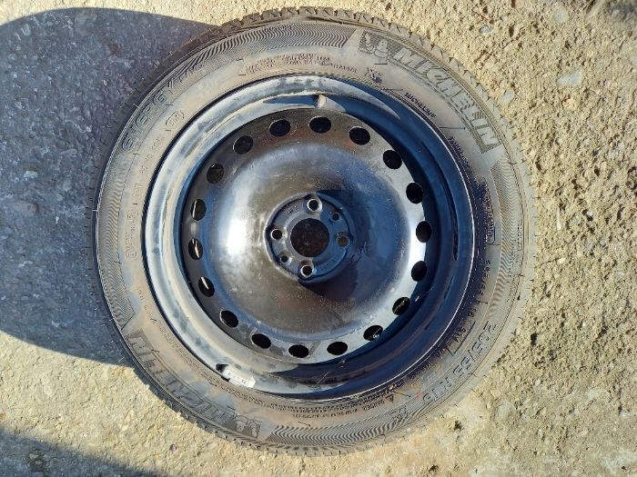 MERCEDES- AUDI - FIAT- Резервни гуми / Патерици 15 / 16 "