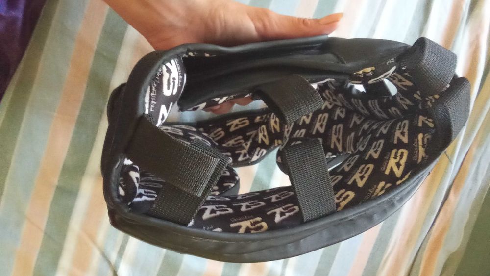 Екипировка за Кик бокс в отлично състояние,за най-малките  размер 10,s