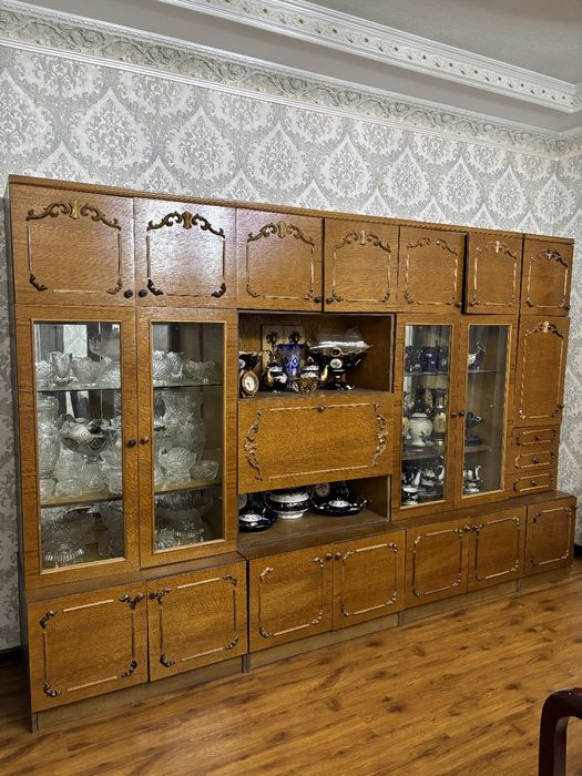 Продам белорусскую  стенку высокого качества в отличном состоянии