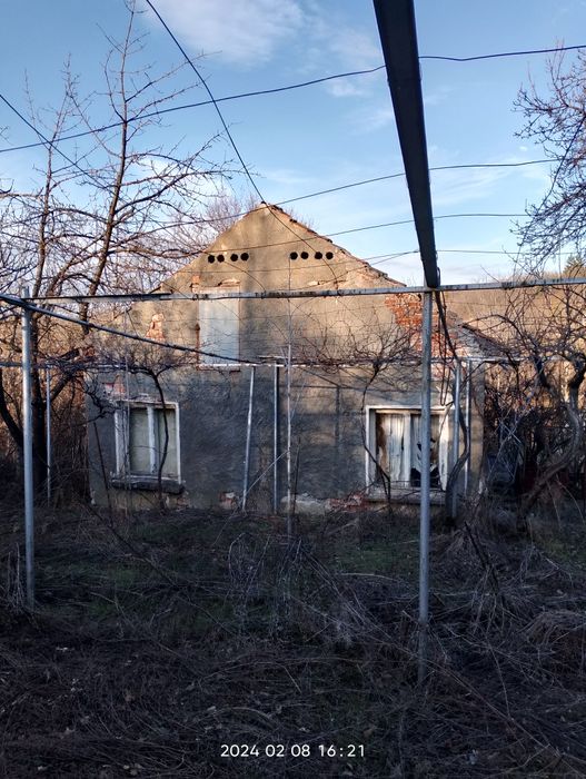 Предлагам вила в Враца врачански  лоза за бартер