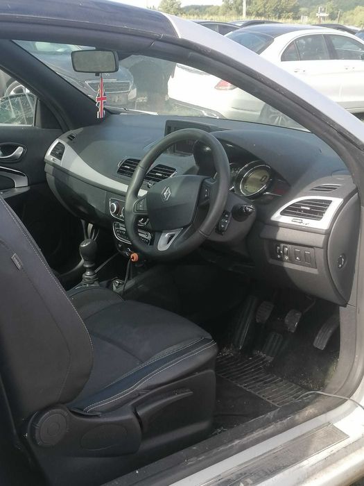 Dezmembrez Renault Megane CC decapotabil 1.4 B 2010