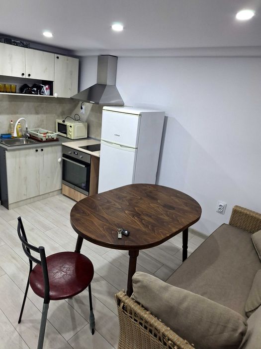 Продавам партелна боксониера!