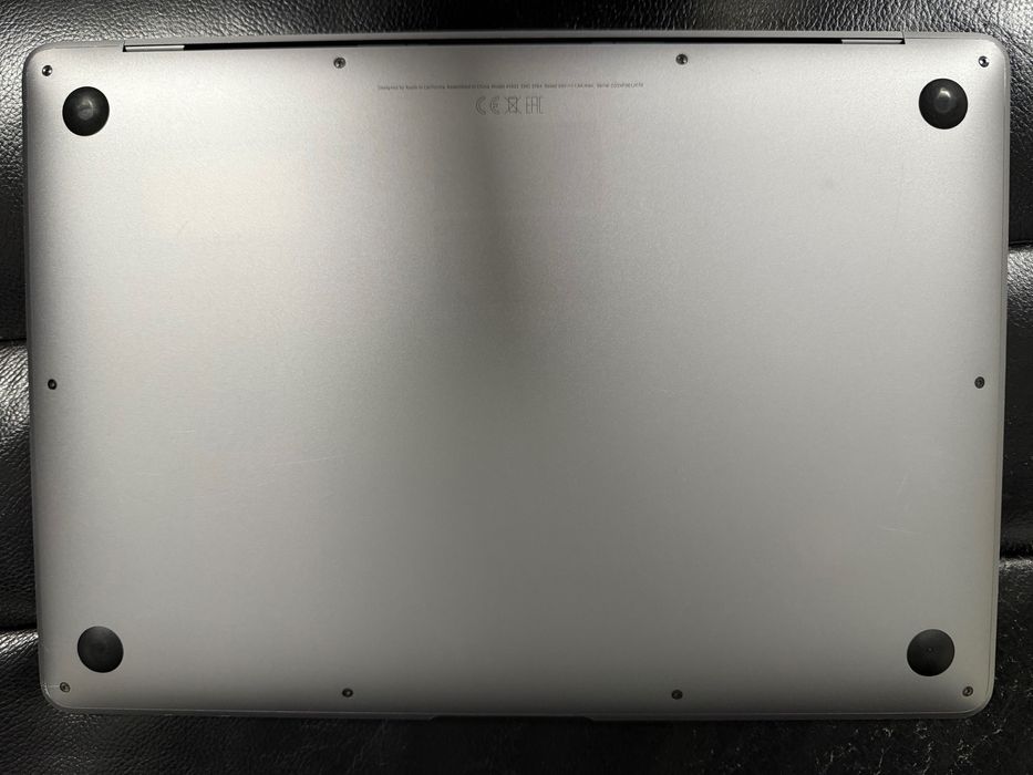 Apple MacBook Air 13 - Retina Display A1932