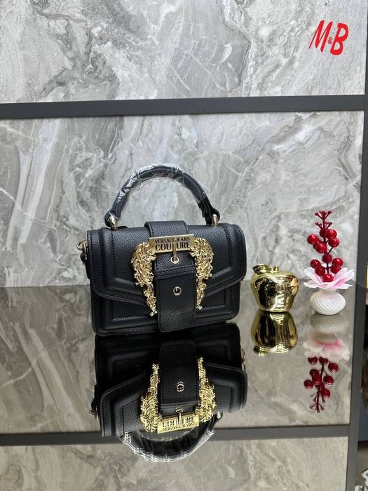 Modele noi se aduc pe comanda