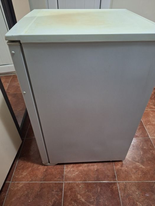 Продавам  фризер