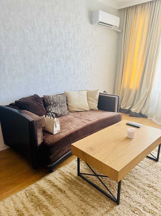 Дава се под наем Тристаен апартамент в Варна, Владислав Варненчик - 70 кв.м за 400 € - Снимка #1