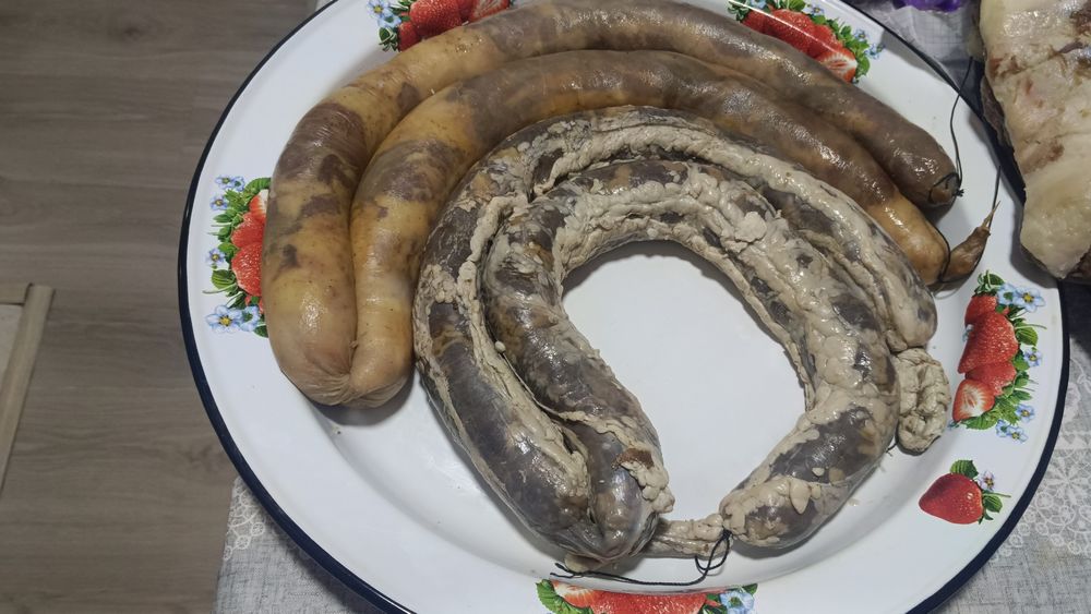 Табақтап ет сатылады, сүзбе, фарш