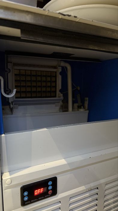 Продам морощильрую камеру indesit, Ледогенератор