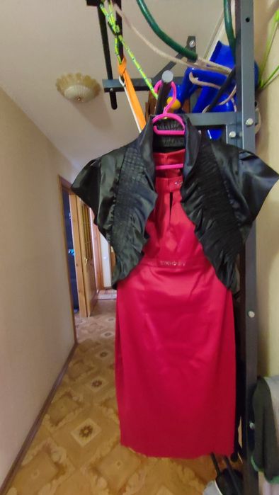 Продам платья вечерние