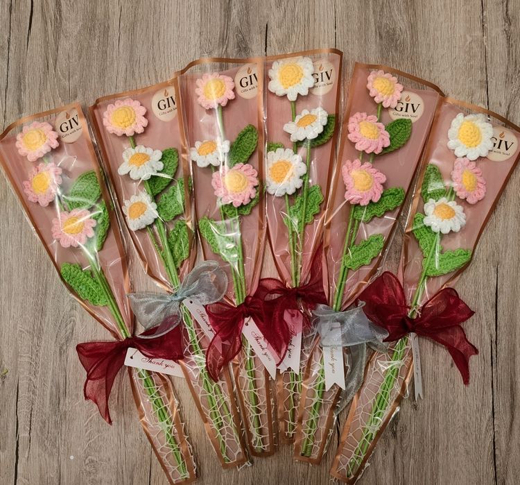 Ръчно плетени цветя, букети, подаръчни кутии/подарък handmade за жена