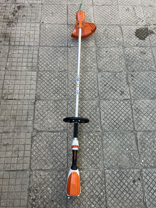 Продавам акумулаторен тример STIHL FSA 60 R