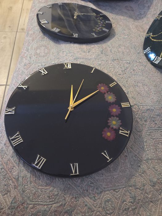 Ceas de perete cu rășină și ceas de lemn de ulm și fier