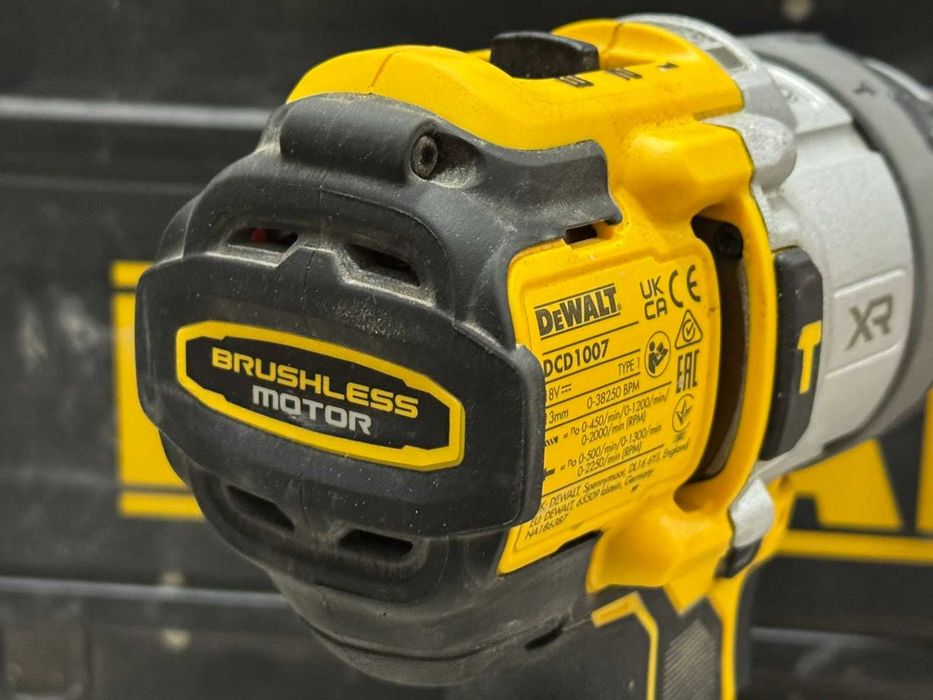 Акумулаторен ударен винтоверт DeWALT DCD1007 с батерия и зарядно